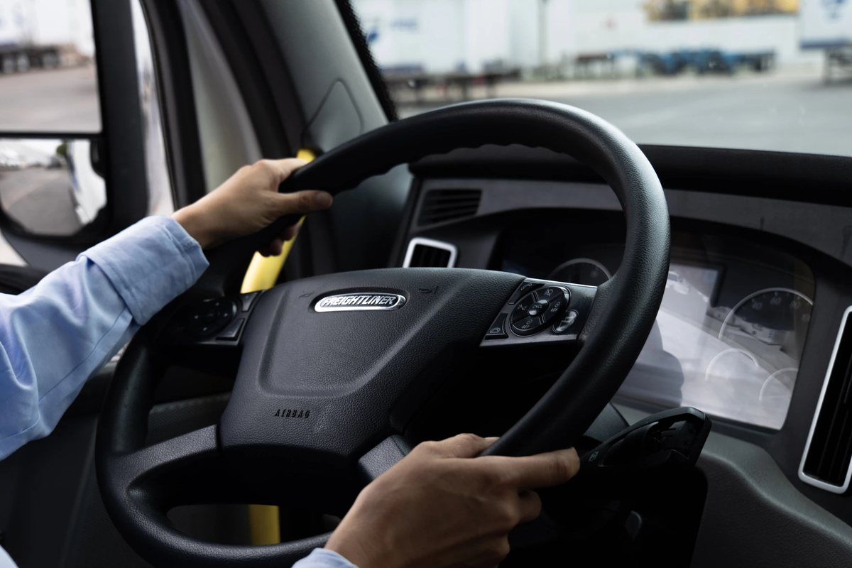 Operador de Freji al volante