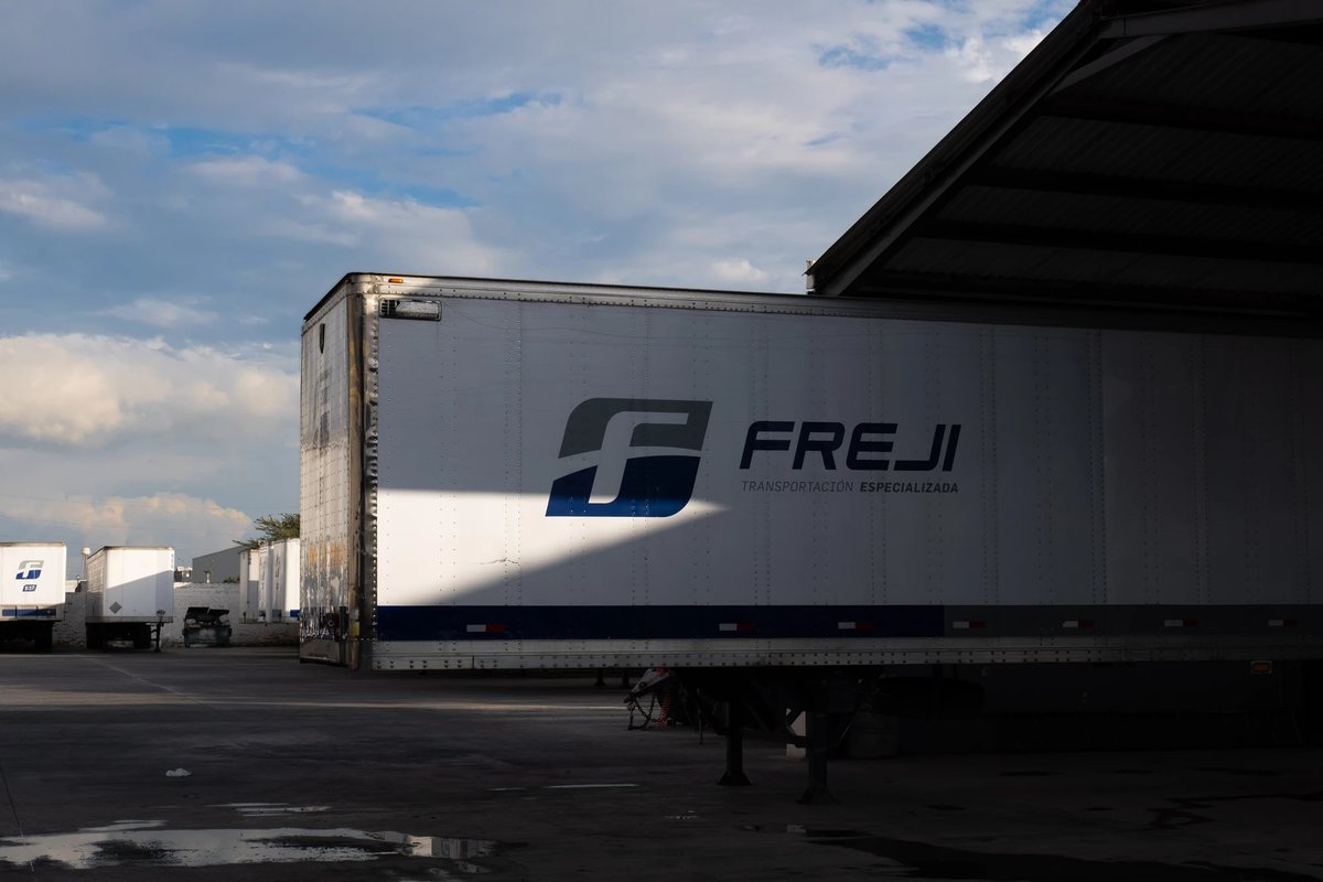 Caja seca de Freji en el andén