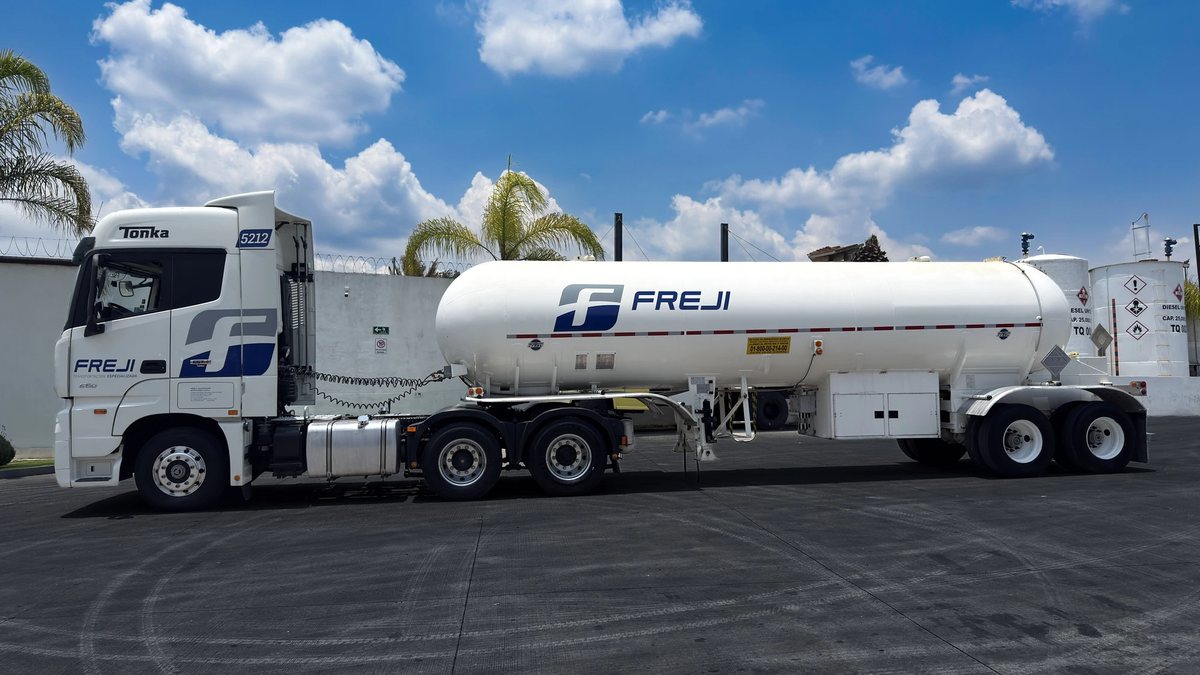 Autotanque de Freji enganchado al tractocamión
